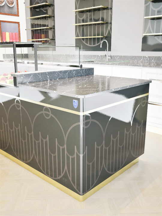 Black Pastry (S)-Checkout counter
